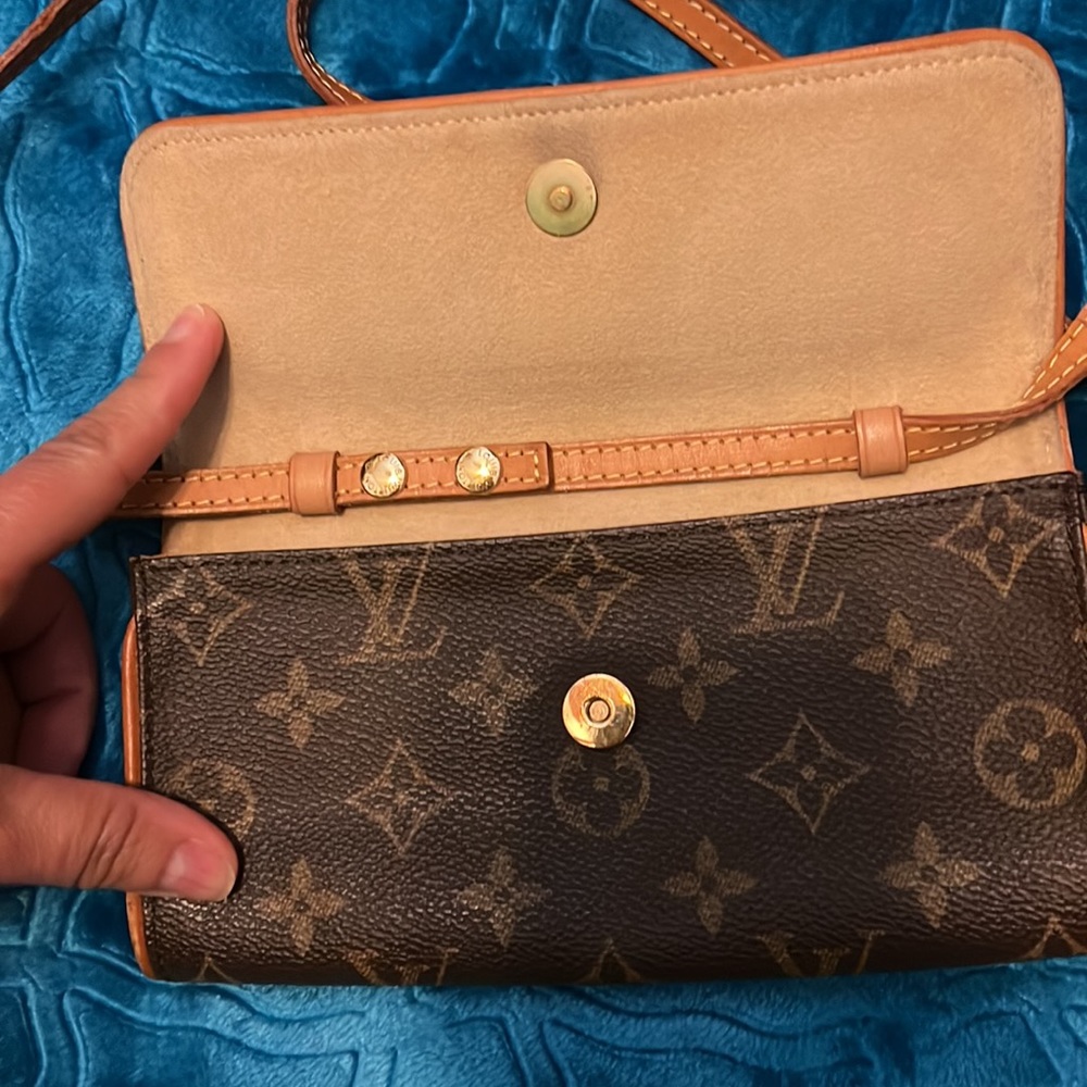 Louis Vuitton Clutch OR Shoulder OR Crossbody Bag - Picture 7 of 9